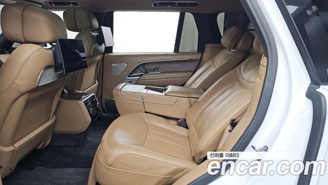 Land Rover Range Rover 2023 — photo 16