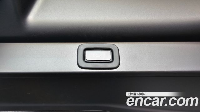 Land Rover Range Rover 2023 — photo 30