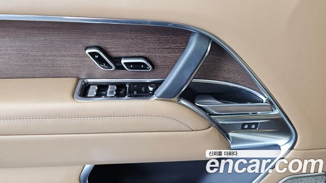 Land Rover Range Rover 2023 — photo 33
