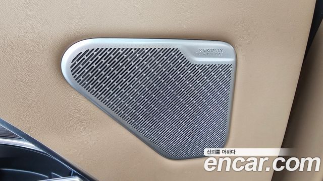 Land Rover Range Rover 2023 — photo 37