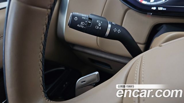 Land Rover Range Rover 2023 — photo 38