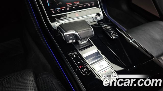 Audi A8 2020 — photo 12