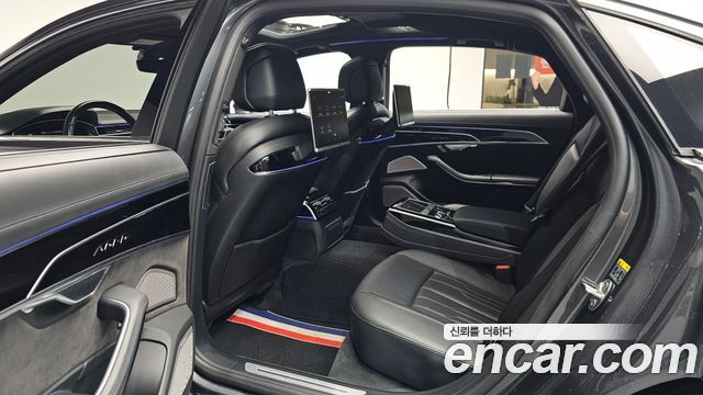 Audi A8 2020 — photo 18