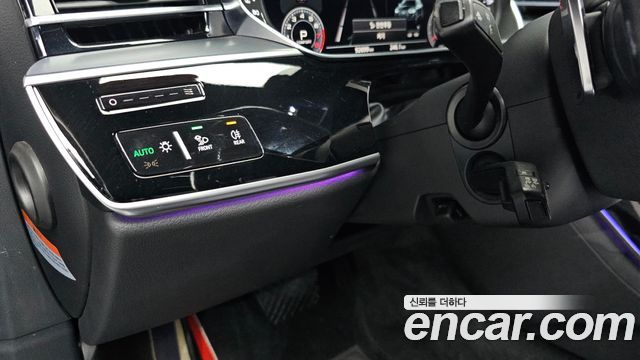 Audi A8 2020 — photo 20