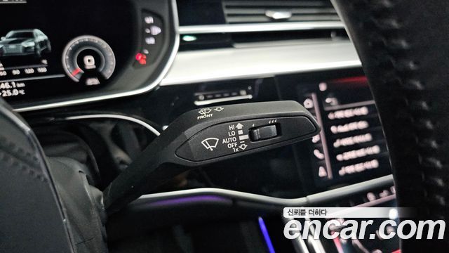 Audi A8 2020 — photo 22