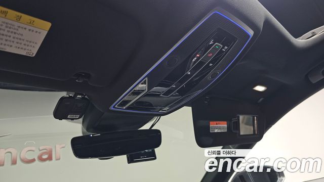 Audi A8 2020 — photo 25