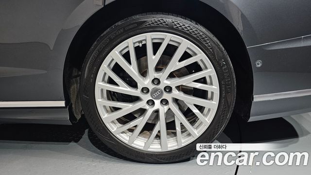 Audi A8 2020 — photo 7