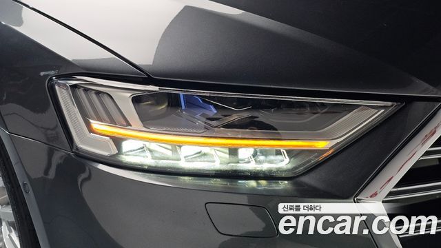 Audi A8 2020 — photo 8