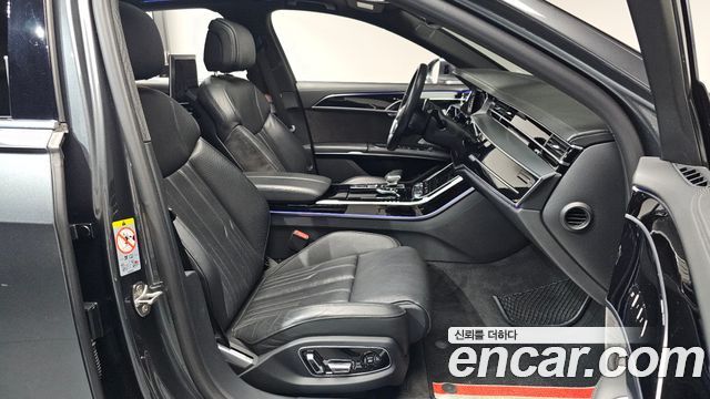 Audi A8 2020 — photo 16