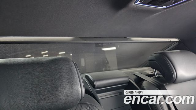 Audi A8 2020 — photo 38