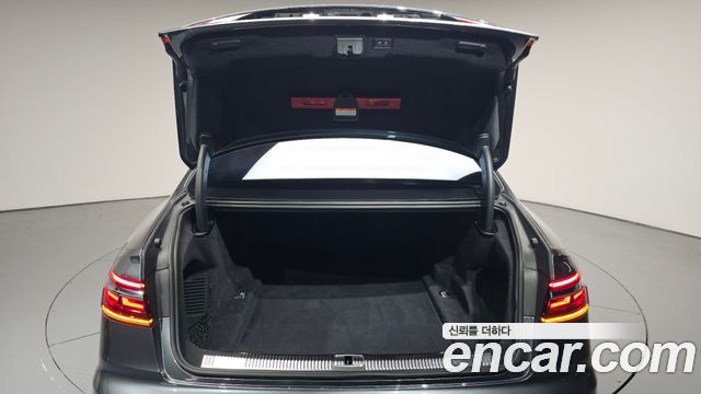 Audi A8 2020 — photo 40
