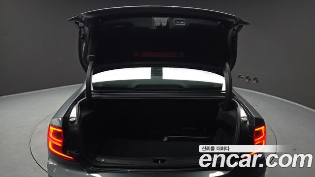Volvo S90 2018 — photo 20