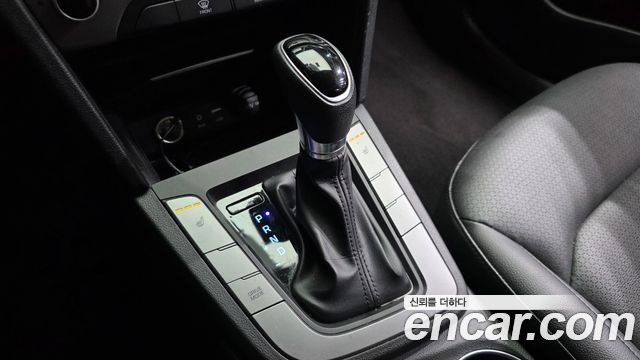 Hyundai AVANTE 2017 — photo 9