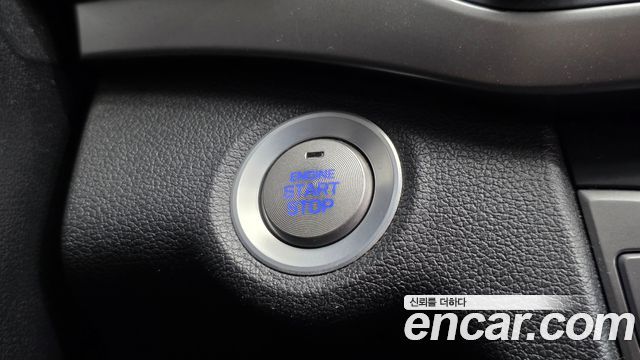Hyundai AVANTE 2017 — photo 19