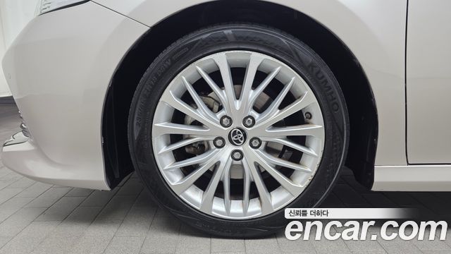 Toyota Camry 2019 — photo 5