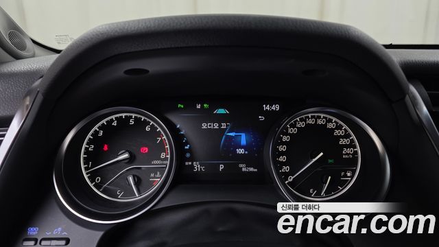 Toyota Camry 2019 — photo 11