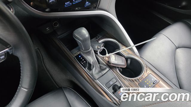 Toyota Camry 2019 — photo 12