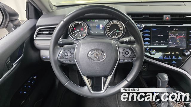 Toyota Camry 2019 — photo 20