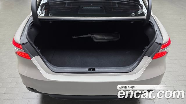 Toyota Camry 2019 — photo 23