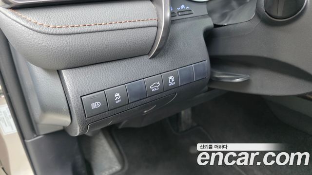 Toyota Camry 2019 — photo 25