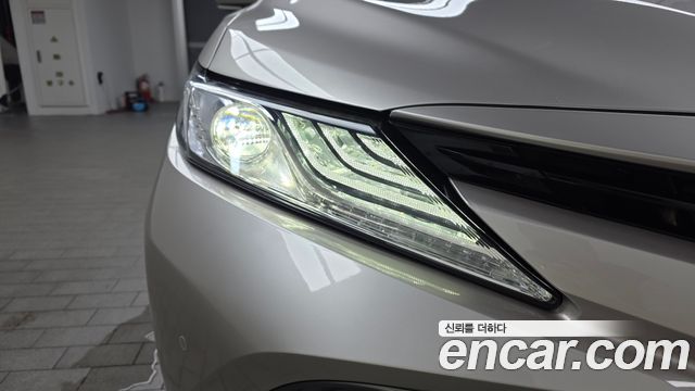 Toyota Camry 2019 — photo 8