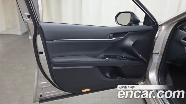 Toyota Camry 2019 — photo 14