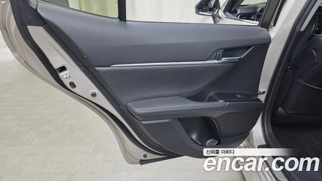 Toyota Camry 2019 — photo 15