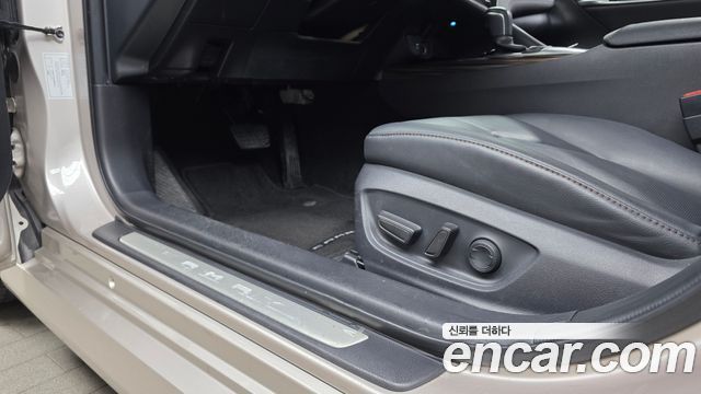 Toyota Camry 2019 — photo 30