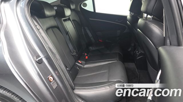 Genesis G70 2018 — photo 12