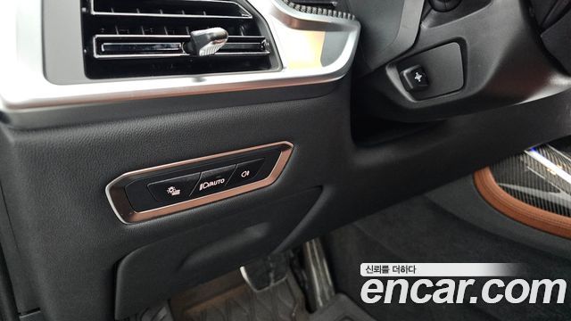 BMW X7 2025 — photo 28
