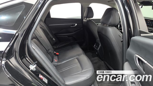 Hyundai Sonata 2022 — photo 17