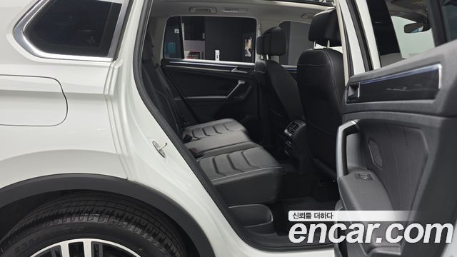 Volkswagen Tiguan 2023 — photo 17