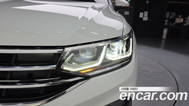 Volkswagen Tiguan 2023 — photo 8