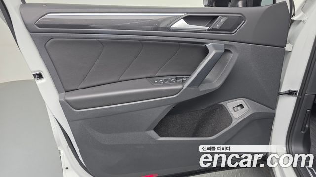 Volkswagen Tiguan 2023 — photo 14