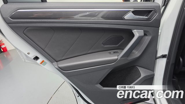 Volkswagen Tiguan 2023 — photo 15
