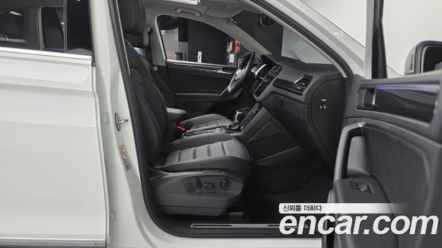 Volkswagen Tiguan 2023 — photo 16