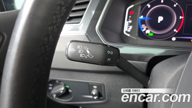 Volkswagen Tiguan 2023 — photo 28