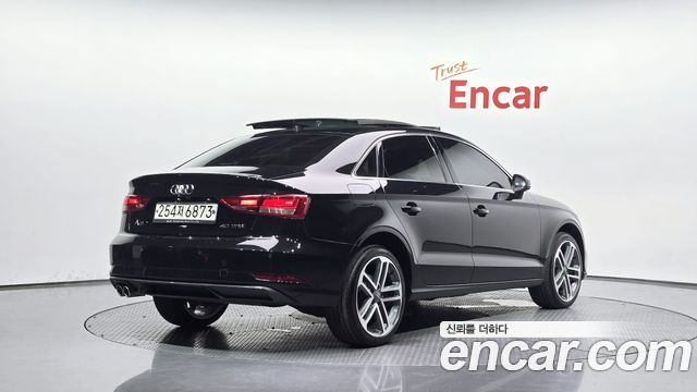 Audi A3 2020 — photo 2