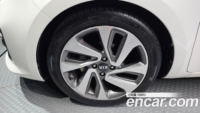 Kia pride 2015 — photo 5