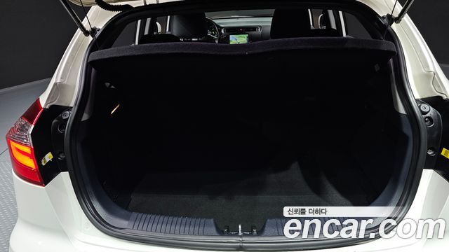 Kia pride 2015 — photo 17