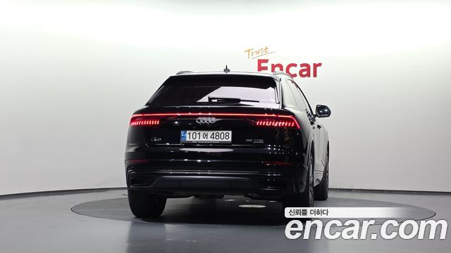 Audi Q8 2021 — photo 4