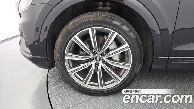 Audi Q8 2021 — photo 5