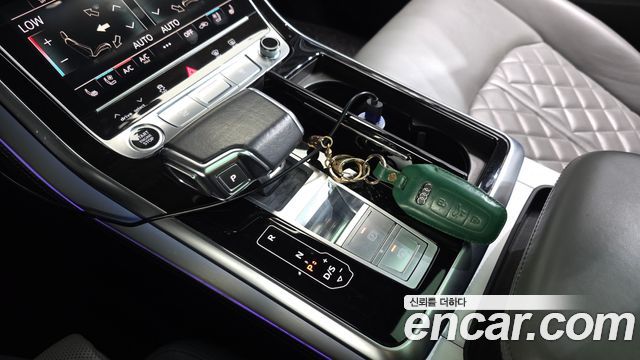 Audi Q8 2021 — photo 12