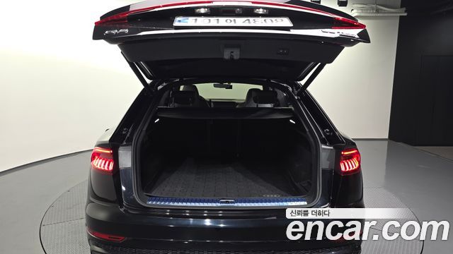 Audi Q8 2021 — photo 26