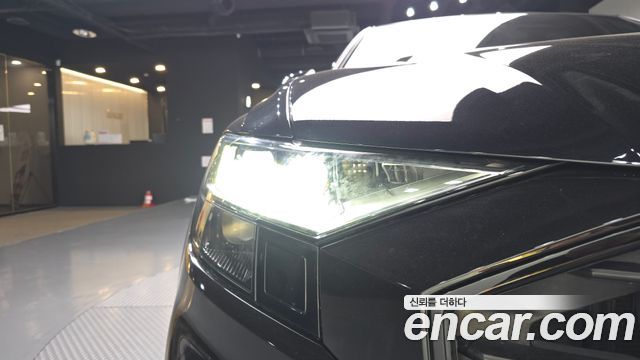 Audi Q8 2021 — photo 8