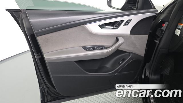 Audi Q8 2021 — photo 14