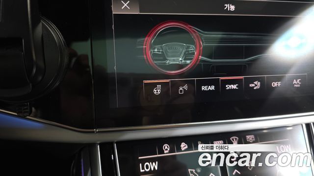 Audi Q8 2021 — photo 29