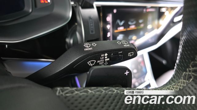 Audi Q8 2021 — photo 32