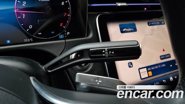 Mercedes-Benz E-Class 2026 — photo 12
