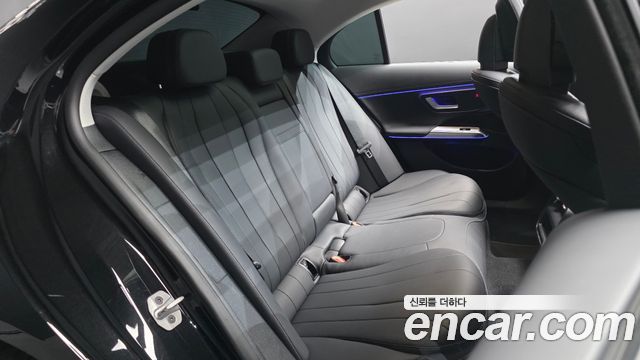 Mercedes-Benz E-Class 2026 — photo 17